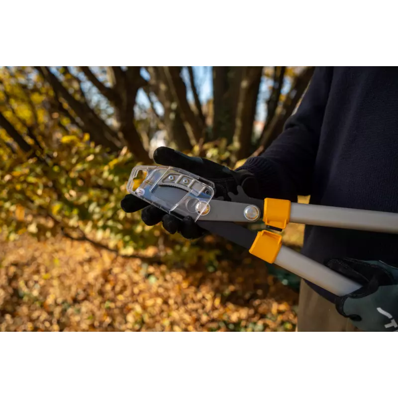 AnvilTreeLopper_2H1220001ST1_amb02_web